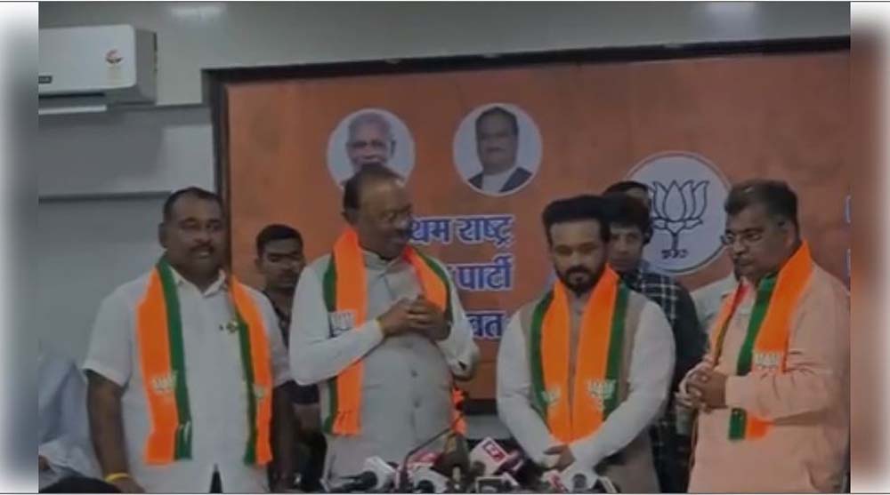 पूर्व क्रिकेटर केदार जाधव ने थामा भाजपा का दामन, बावनकुले ने दिलाई सदस्यता