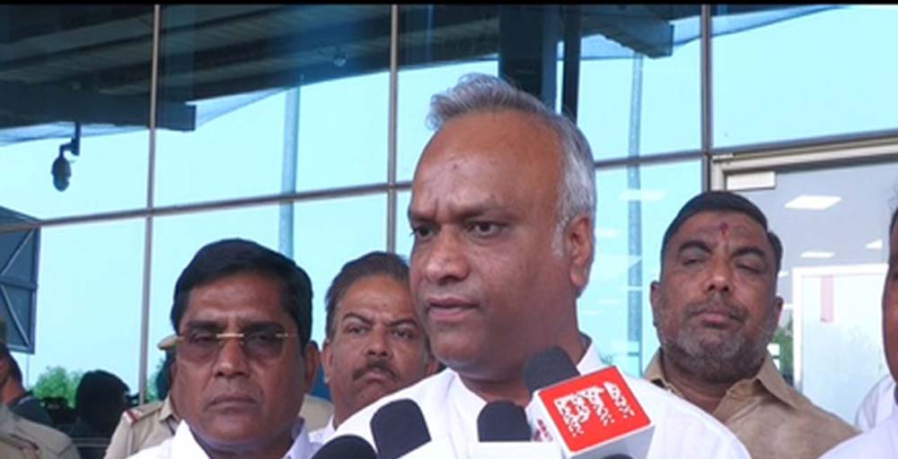 केंद्र सरकार की नीयत और कार्रवाई पर खड़े किए सवाल, चुनाव के समय गांधी परिवार पर क‍िया जाता है हमला: प्रियांक खड़गे