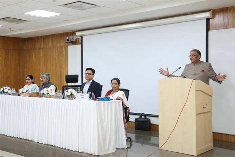 डिजिटल मीडिया के दौर में पारदर्शी और सही समय पर दी गई जानकारी बहुत जरूरी : ज्ञानेश कुमार