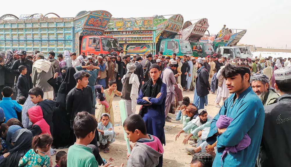 पाकिस्तान सरकार ने अफगान नागरिकों के खिलाफ एक बड़ी राष्ट्रव्यापी कार्रवाई शुरू की