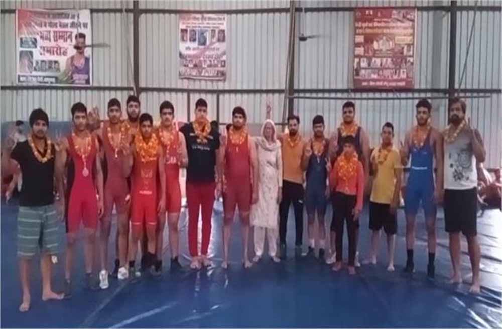 हिन्द केसरी सोनू अखाड़े के पहलवानों ने स्कूल नेशनल और जूनियर नेशनल में 5 गोल्ड के साथ 13 पदक हासिल किए