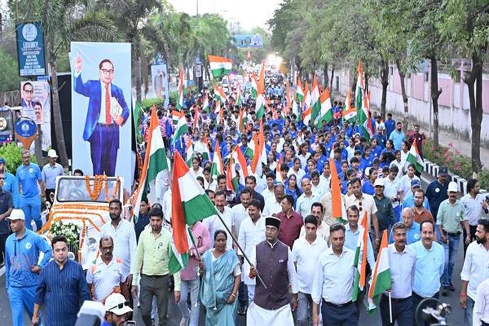 अंबेडकर की 134वीं जयंती की पूर्व संध्या पर मंत्री विश्वास कैलाश सारंग ने हजारों युवाओं के साथ निकाली पदयात्रा