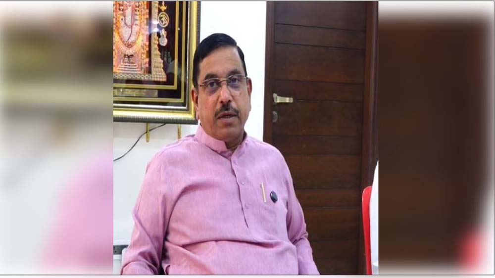 केंद्रीय मंत्री प्रह्लाद जोशी ने कर्नाटक में पवित्र धागे (जनेऊ) को लेकर हुए विवाद और अन्य मुद्दों पर अपनी राय रखी