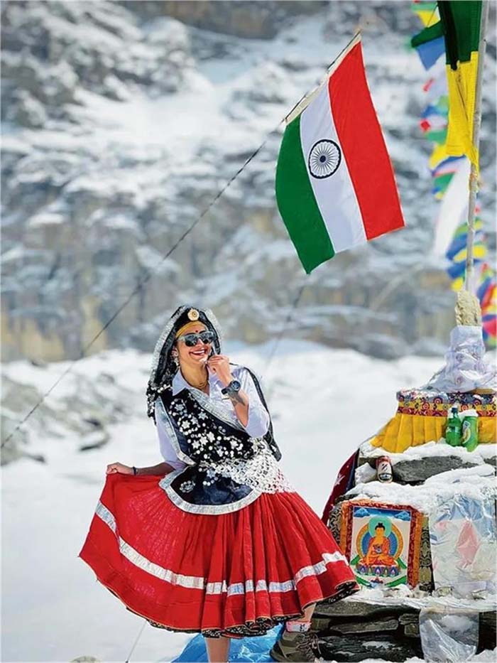 हिसार जिले की बेटी रीना भट्टी ने पर्वतारोहण की दुनिया में इतिहास रच दिया, मात्र 20.5 घंटे में फहराया था तिरंगा