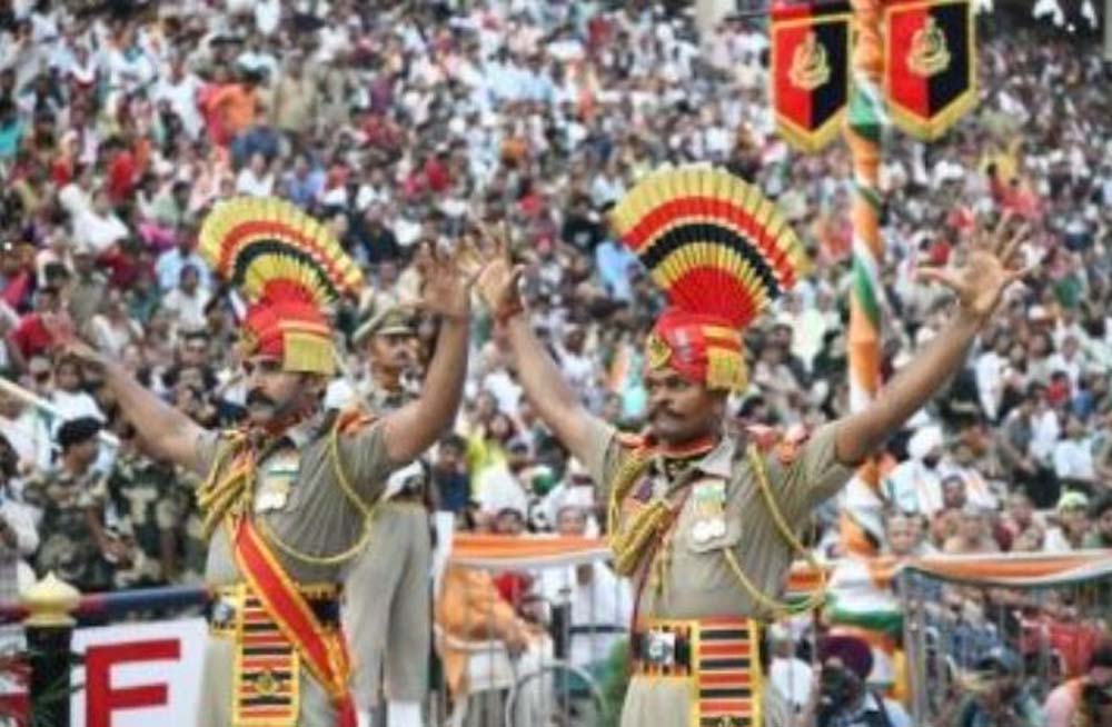 रिट्रीट सेरेमनी के दौरान होने वाले औपचारिक प्रदर्शन का पैमाना कम करने का फैसला लिया, दोनों कमांडर नहीं मिलाएंगे हाथ