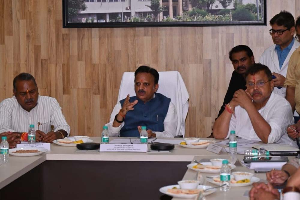 गजराराजा चिकित्सा महाविद्यालय को सेंटर ऑफ एक्सीलेंस बनाया जाएगा : उप मुख्यमंत्री शुक्ल