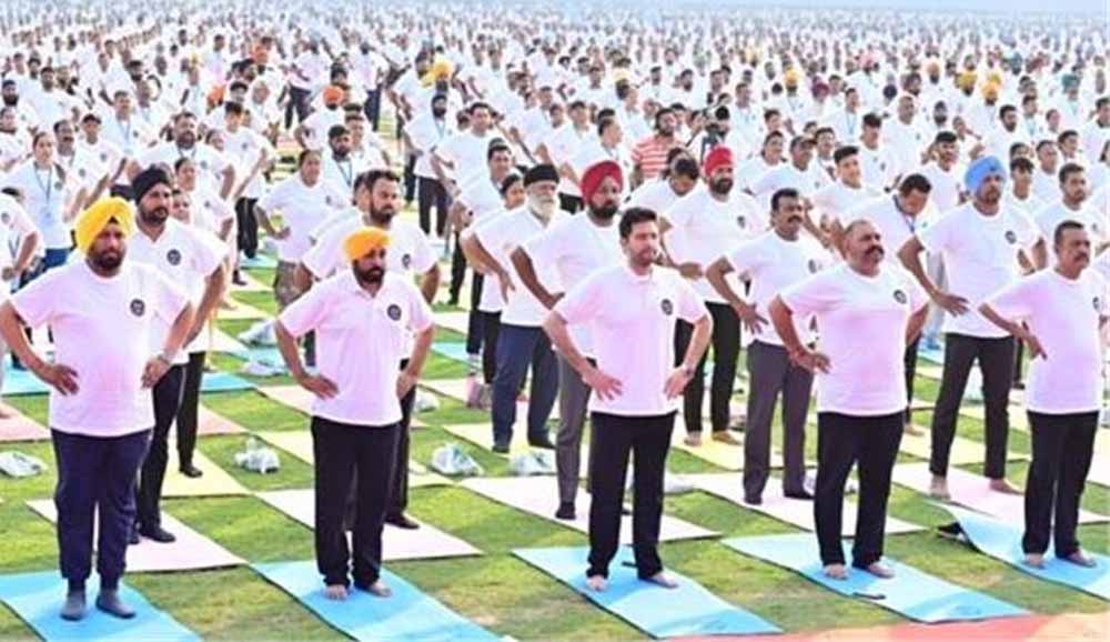 मुख्यमंत्री मान की सरकार ने ‘सी.एम. की योगशाला’ की शुरुआत की, अब यहां भी मिलेगी मुफ्त योग की सुविधा