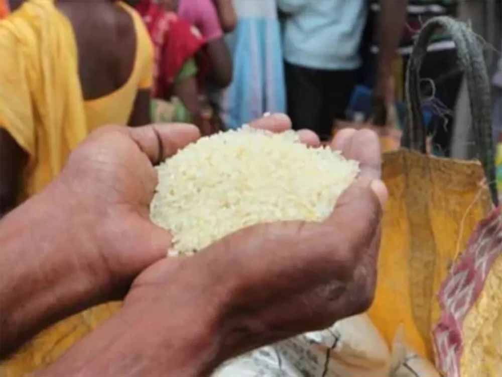 अगस्त तक का मुफ्त राशन का वितरण इसी महीने