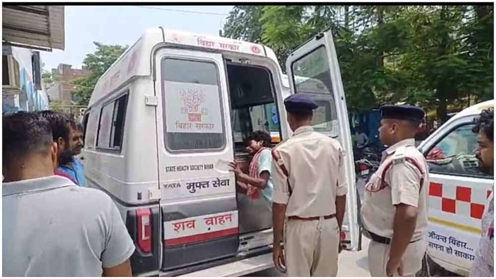 रसोई गैस लीक से भड़की आग,  मां-बेटे की जलकर मौत