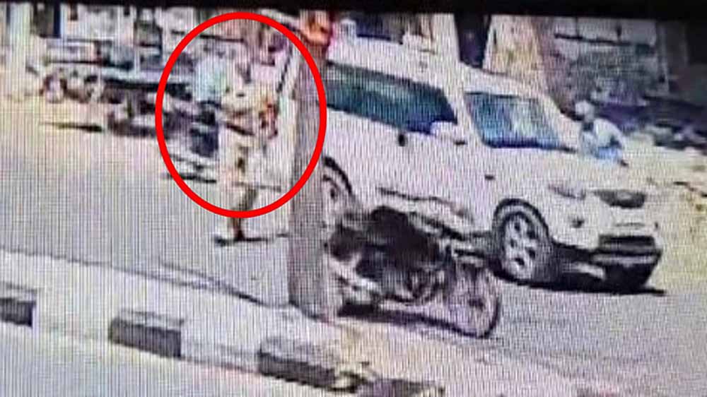 हेड कांस्टेबल पर एक हिस्ट्रीशीटर द्वारा स्कॉर्पियो चढ़ाने की कोशिश