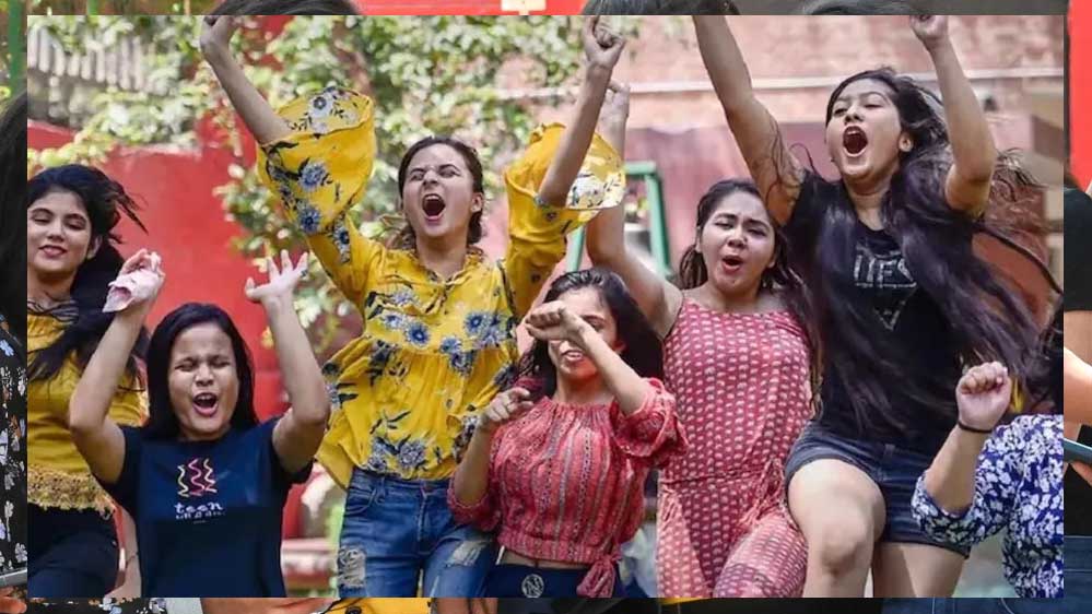 सीबीएसई 10वीं बोर्ड के रिजल्ट घोषित, 93.66% स्टूडेंट्स पास, ऐसे देख सकते हैं अपनी मार्कशीट