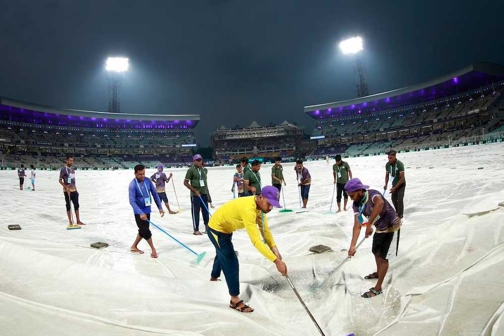 IPL फाइनल की मेजबानी कोलकाता से छिन सकती, प्लेऑफ होस्ट की रेस में दिल्ली भी