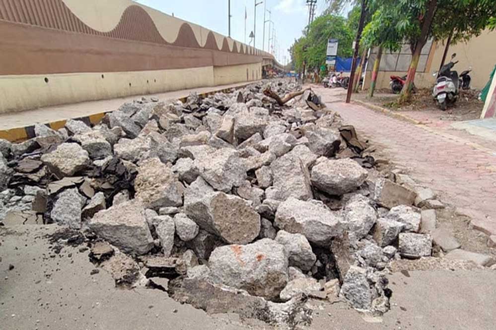 खजराना चौराहे से गणेश मंदिर तक की सर्विस रोड की मरम्मत का काम शुरू