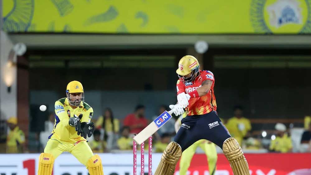 हार के साथ CSK प्लेऑफ की रेस से बाहर, श्रेयस की तूफानी पारी और चहल की हैट्रिक से जीता पंजाब