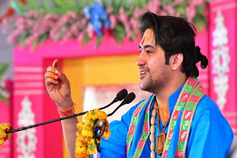 हम चाइना के चार्जर पर भरोसा नहीं करते, PAK ने मिसाइल पर कर लिया: धीरेंद्र शास्त्री