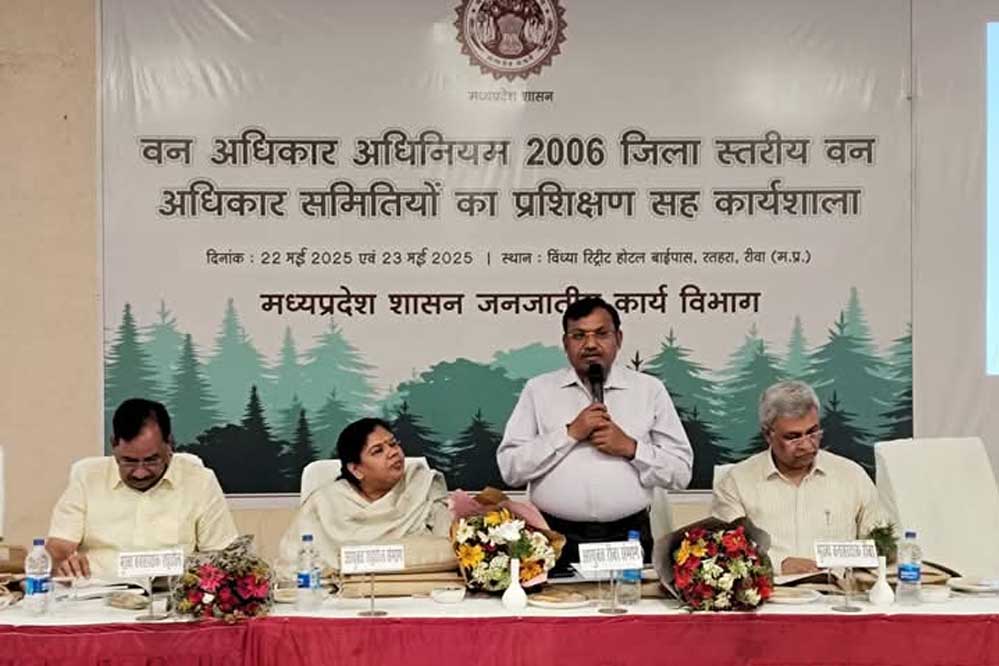 जनजातियाँ वनों की सबसे बड़ी पोषक और संरक्षक हैं – कमिश्नर श्री जामोद