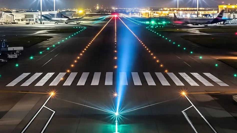 चेन्नई: एयरपोर्ट पर फ्लाइट उतरते वक्त लेजर बीम चमकने से हड़कंप, जांच शुरू