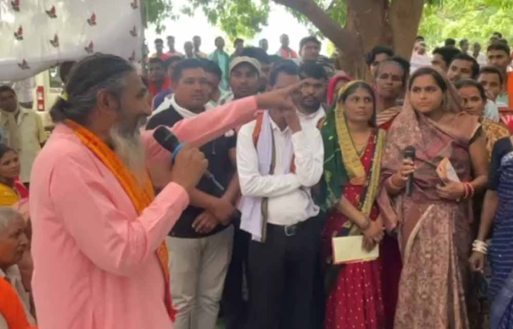 सांसद भोजराज नाग ने पीएचई इंजीनियर की लगाई क्लास