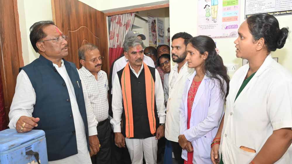 मुख्यमंत्री ने आयुष्मान आरोग्य मंदिर का किया औचक निरीक्षण