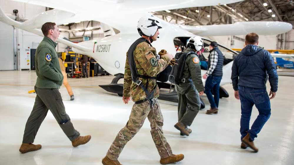 US एयरफोर्स के अफसरों ने ढाका में डाला डेरा, विशाल कार्गो का इंतजार, कुछ बड़ा होना वाला