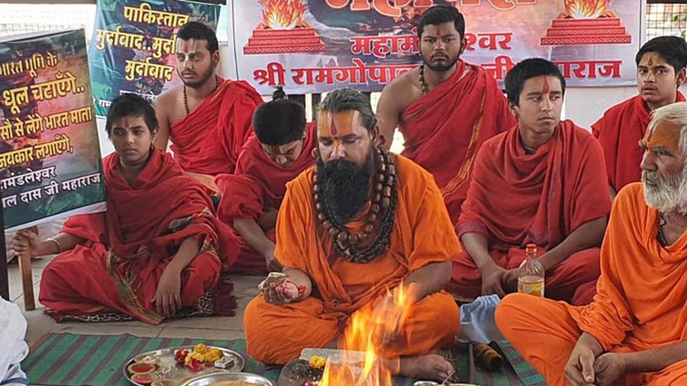 विजयी भवः सेना के लिए मंदिरों में महायज्ञ, सैनिकों को अजेय बना रहे ये चमत्कारी मंत्र