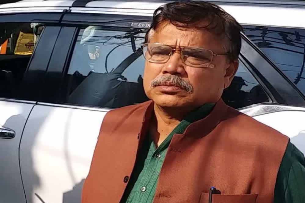 ऊर्जा मंत्री तोमर ने अब बिना AC के सोने की घोषणा, बिजली बचाने के लिए संदेश बताया जा रहा