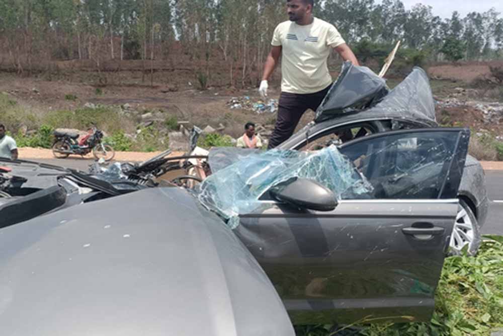 कर्नाटक के हावेरी जिले में एक भीषण सड़क हादसे में छह लोगों की मौत, 2 घायल
