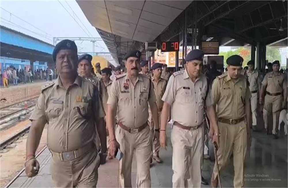 भारत और पाकिस्तान के बीच जो हालात बने हैं, उसके मद्देनजर देशभर में सुरक्षा व्यवस्था कड़ी की गई