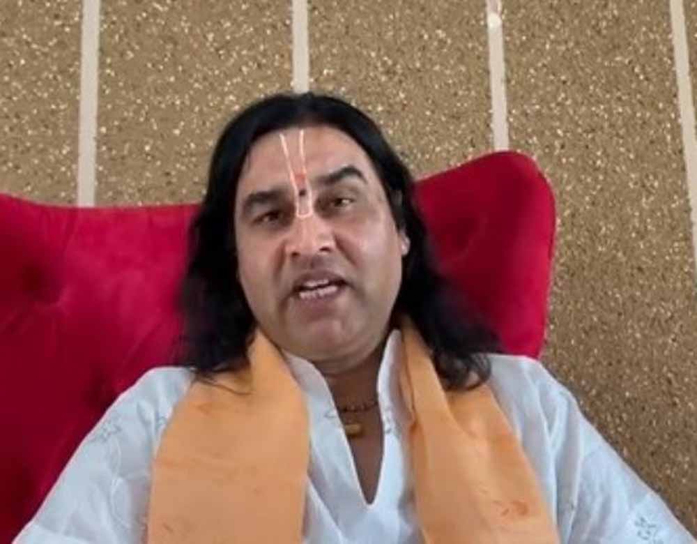 देवकीनंदन ठाकुर ने कहा- पांच पांडव हैं भारत की तीनों सेनाएं, पीएम मोदी और अमित शाह, मिलकर सिंदूर का लिया बदला