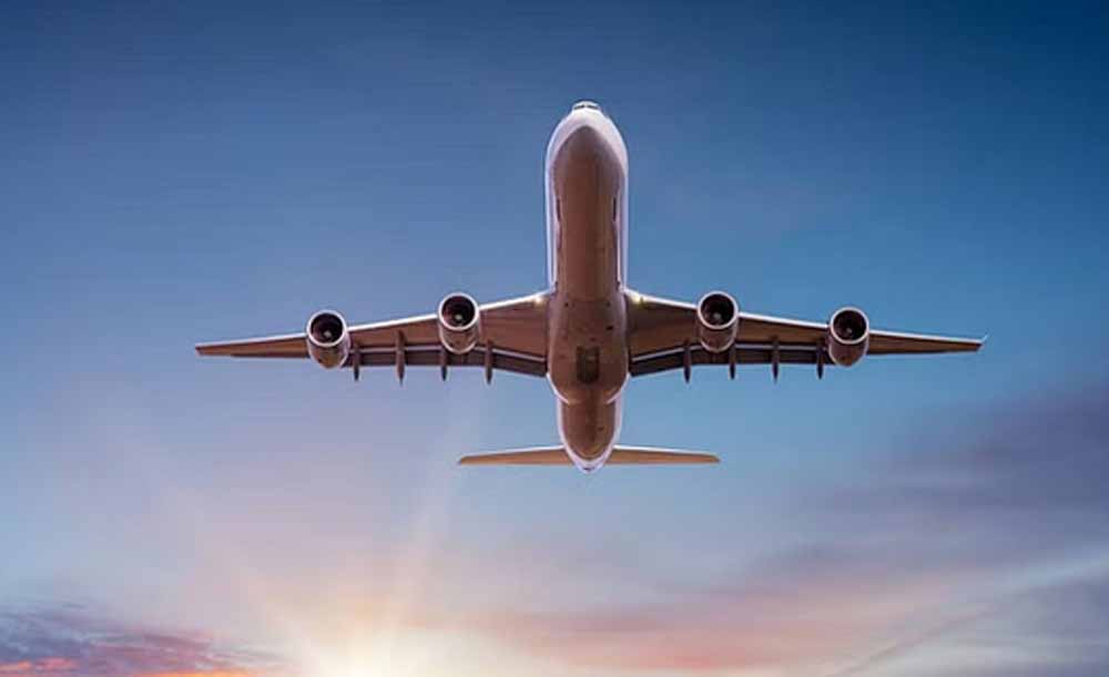 बढ़ते तनाव के बीच देशभर में 27 हवाईअड्डे बंद, दिल्ली एयरपोर्ट पर 138 घरेलू और अंतरराष्ट्रीय उड़ानें रद्द