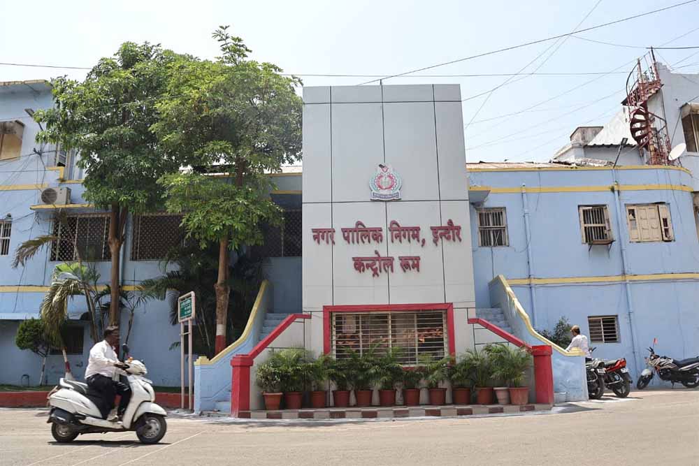 नगर निगम का पोर्टल एक अप्रैल से बंद, कर जमा करने पहुंचने वाले लोग हो रहे परेशान