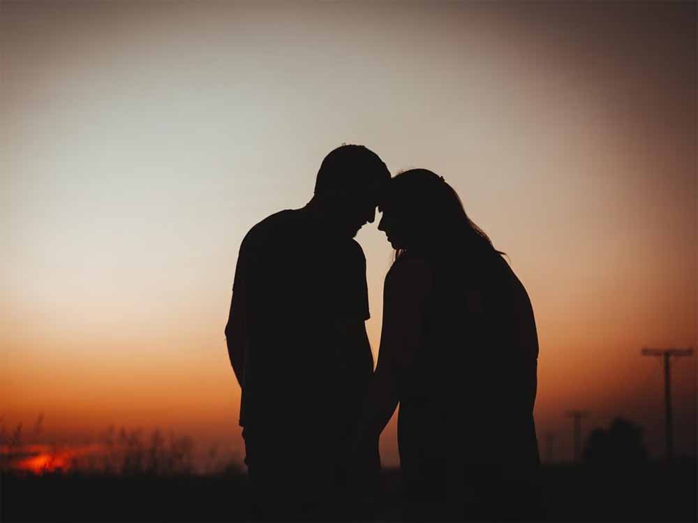 रेप केस में सुप्रीम कोर्ट का बड़ा फैसला- विवाहित महिला ने शादी के वादे पर कैसे बना लिए शारीरिक संबंध