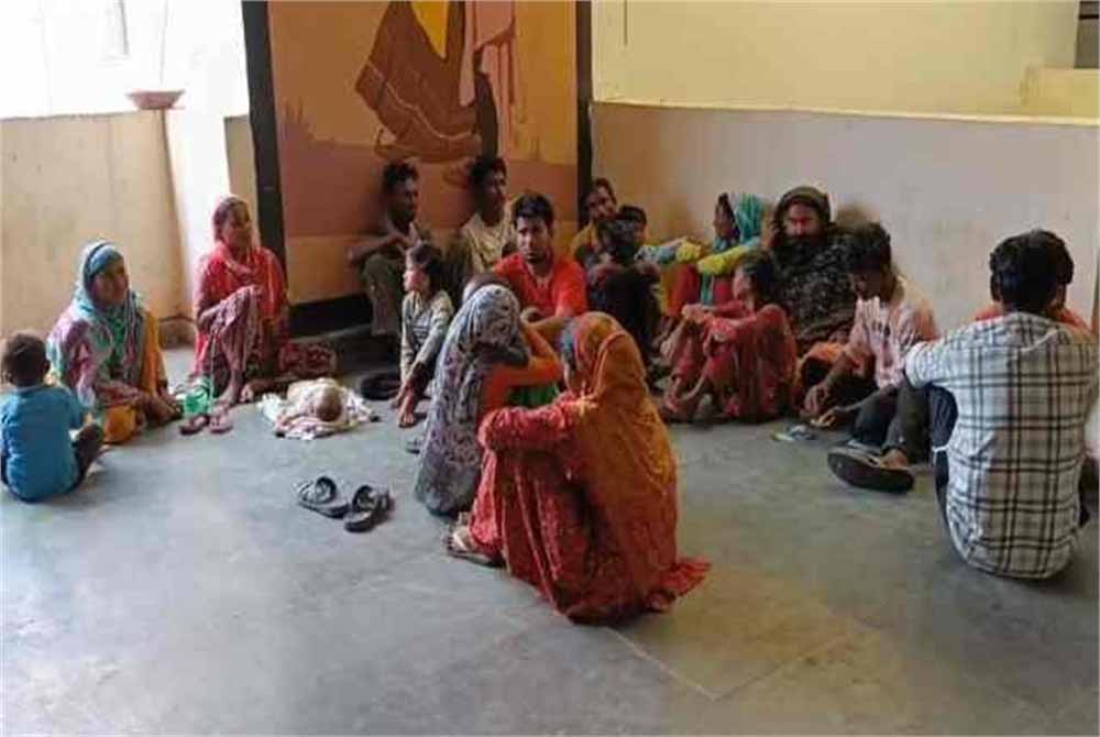 नूंह से पुलिस ने अवैध रूप से रह रहे 23 बांग्लादेशी नागरिकों को गिरफ्तार किया