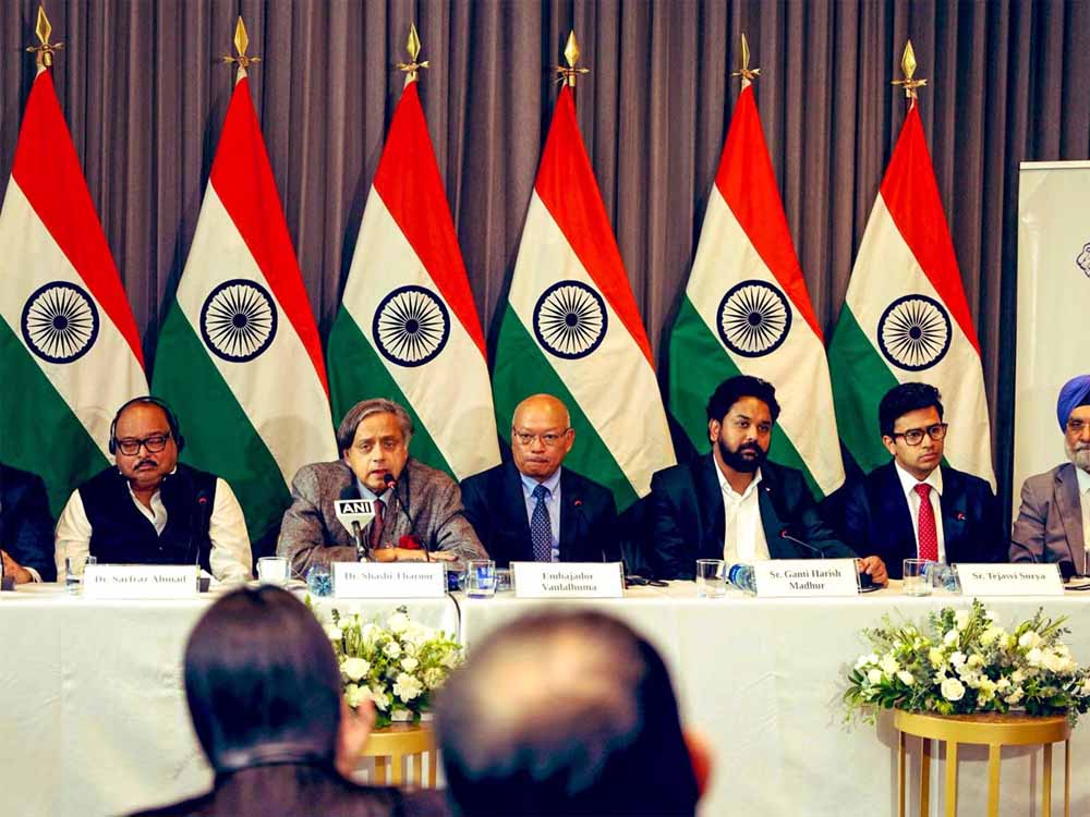 ऑपरेशन सिंदूर पर कोलंबिया द्वारा अपनाए गए रुख पर निराशा जाहिर की थी, अब बयान बदलने को तैयार हुआ: शशि थरूर