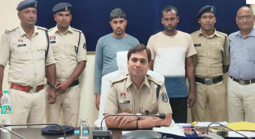 फर्जी दस्तावेज़ बनाने वाले एक अंतरराज्यीय गिरोह का पर्दाफाश, उत्तर प्रदेश के 2 युवक गिरफ्तार