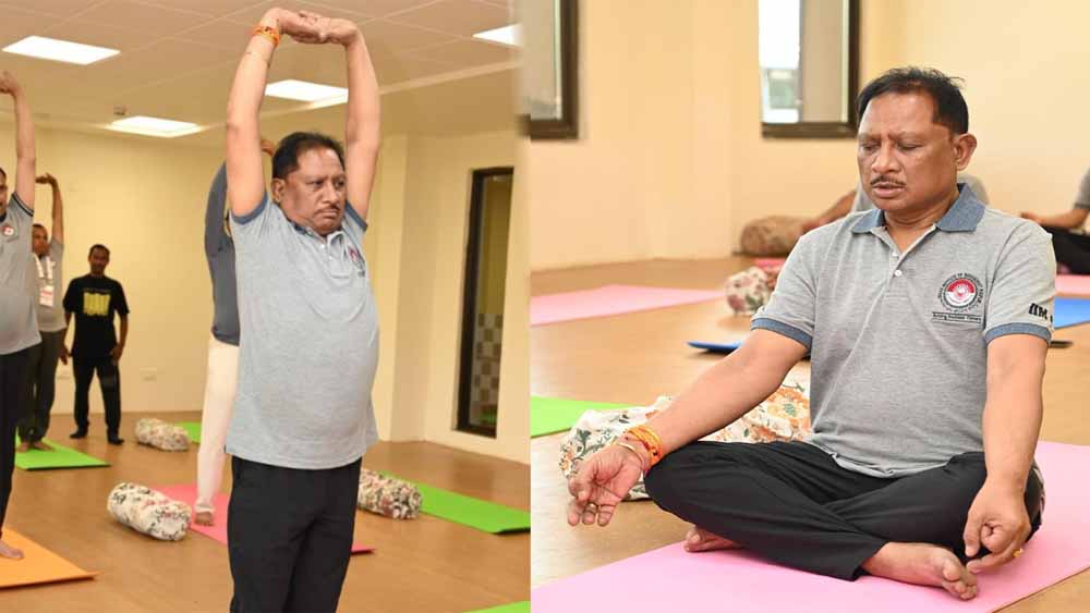 मुख्यमंत्री विष्णु देव साय ने चिंतन शिविर 2.0 के दूसरे दिन योग से की दिन की शुरुआत