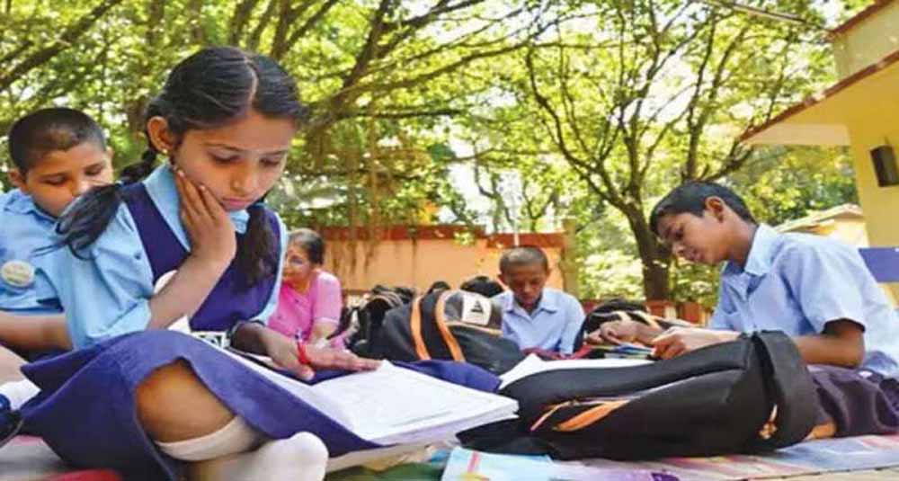 स्कूलों के छात्रों को ड्रेस नहीं देगी पैसे, कैबिनेट बैठक में लगेगी अंतिम मुहर