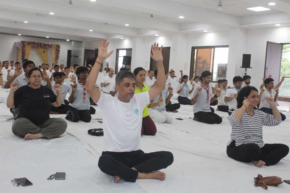 भोपाल रेल मंडल में 11वां अंतर्राष्ट्रीय योग दिवस उत्साहपूर्वक संपन्न