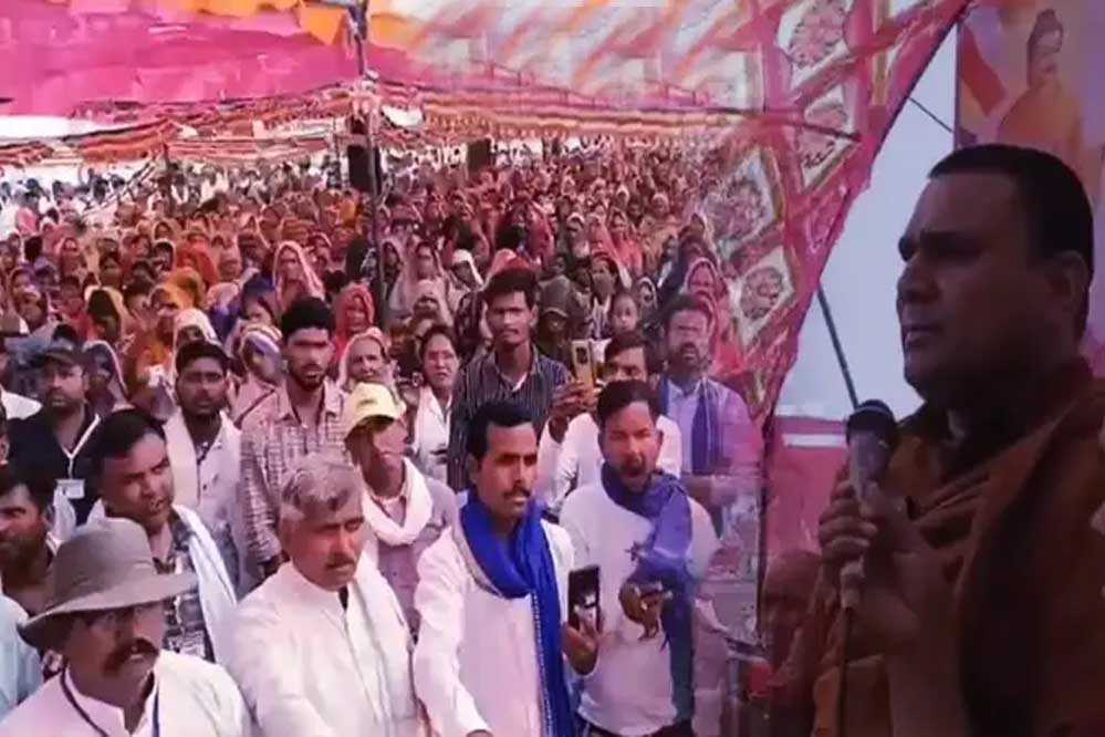 ग्वालियर के बुद्ध विहार में 25000 लोगों को ईश्वर को न मानने और पूजा नहीं करने की शपथ दिलाई गई