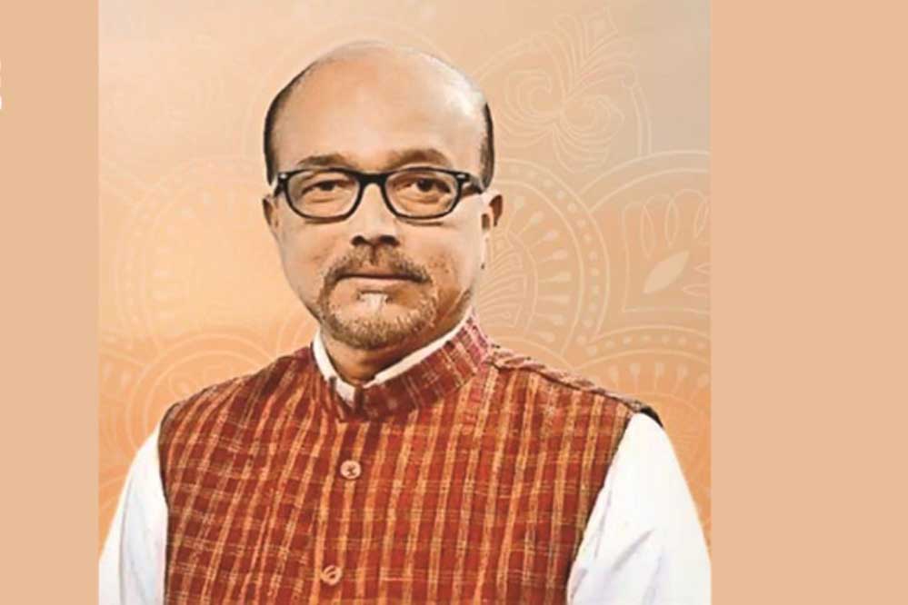 रायपुर : राज्यपाल डेका ने सक्ति जिले के टी.बी. मरीजों को दी 60 हजार रुपए की आर्थिक सहायता