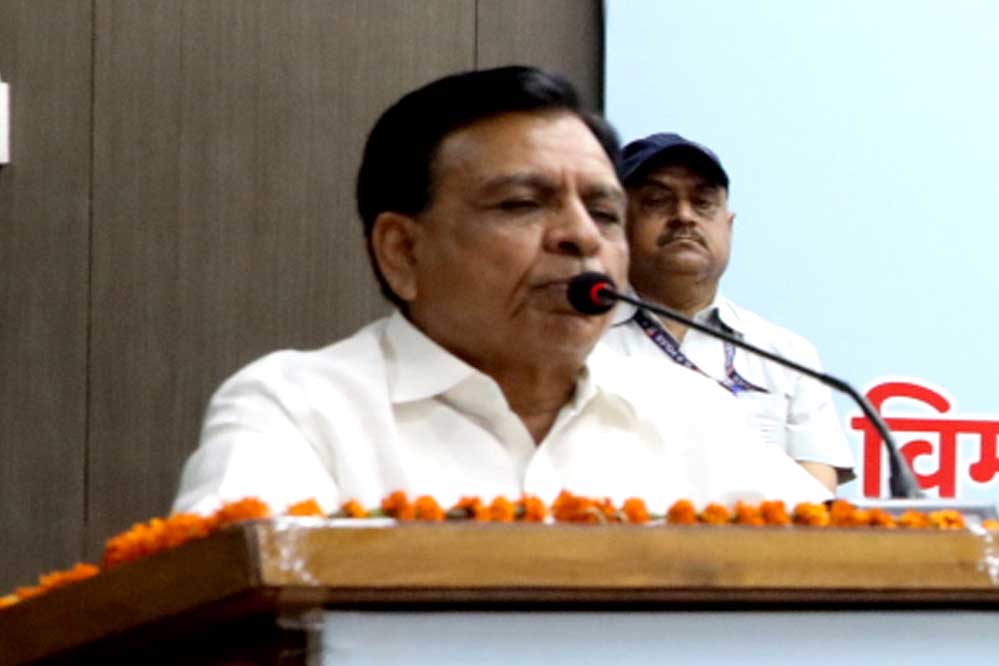 सर्वेक्षण गुणात्मक एवं प्रमाणिकता के साथ करें : उप मुख्यमंत्री देवड़ा