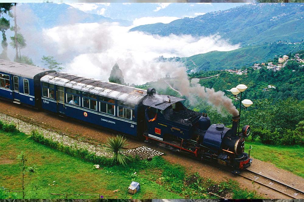 कालका-शिमला रेलवे ट्रैक पर चल रहा रेल खंड का काम, 12 जून तक सिर्फ तारा देवी तक ही चलेगी टॉय ट्रेन