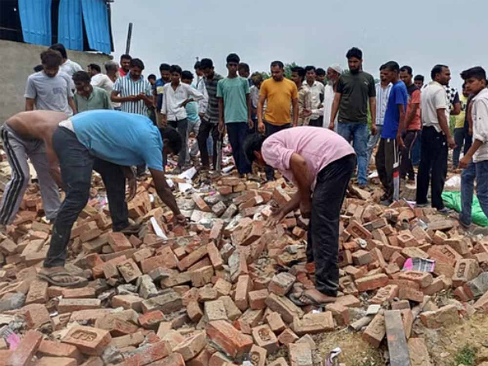 अमरोहा में पटाखा फैक्टरी में धमाका, चार से ज्यादा की मौत