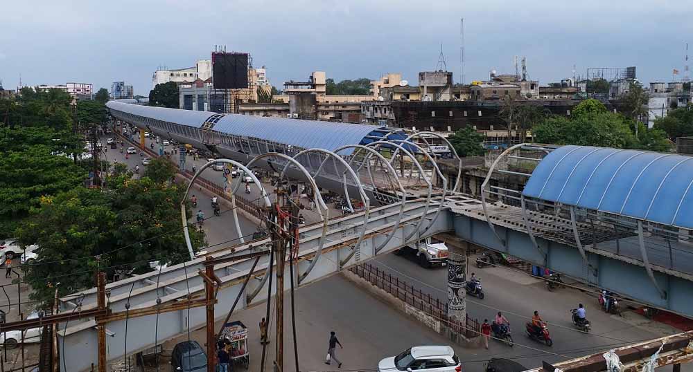 शास्त्री चौक से जयस्तंभ चौक व अंबेडकर अस्पताल चौक के बीच, आठ साल से अधूरे स्काईवॉक का निर्माण कार्य फिर शुरू