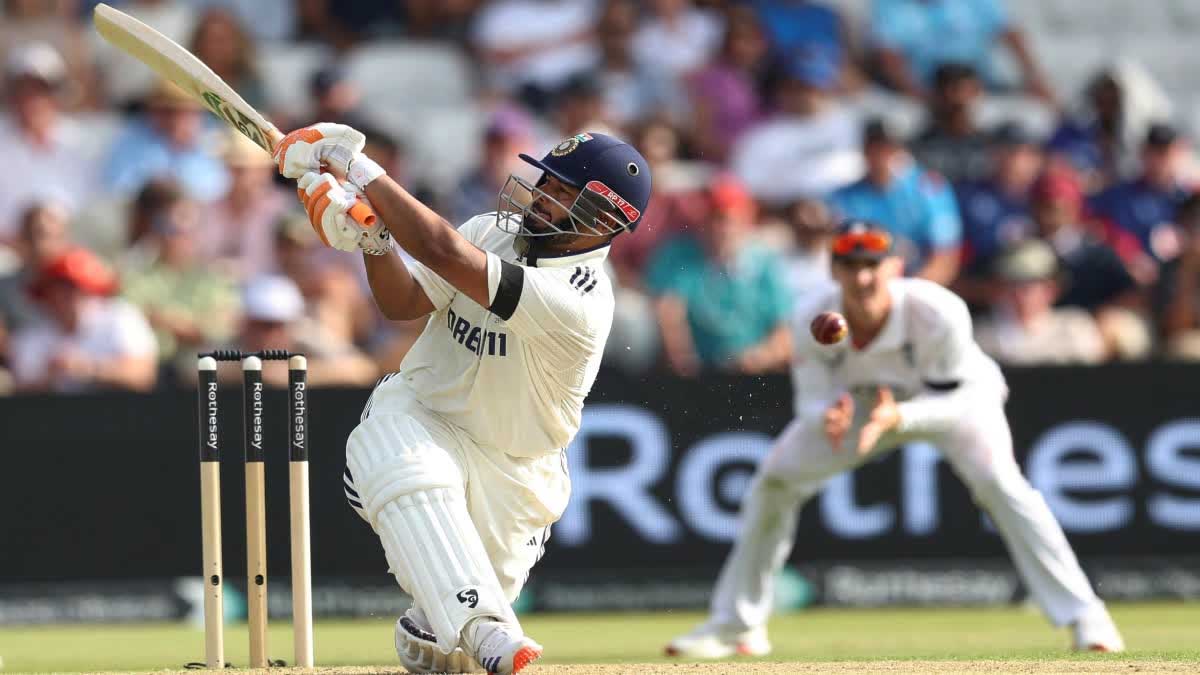 ऋषभ पंत ने शतक जड़कर बना दिया ‘महारिकॉर्ड’, धोनी-साहा को छोड़ा पीछे