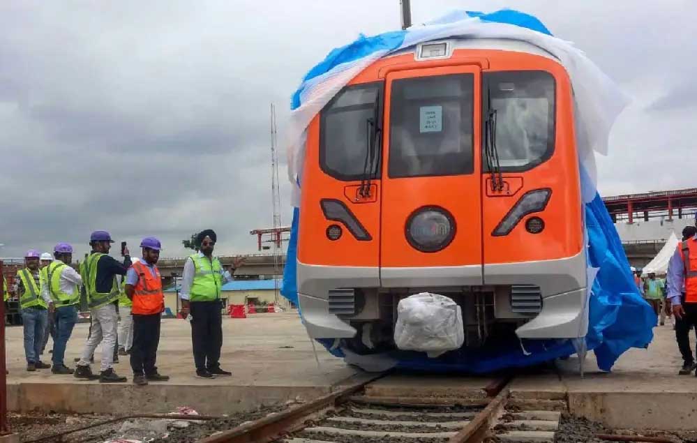 Metro Project: टनल बोरिंग मशीनों को प्लेटफार्म नंबर छह की ओर जमीन में उतारी जाएगी, लेकिन बारिश में ये संभव नहीं होगा