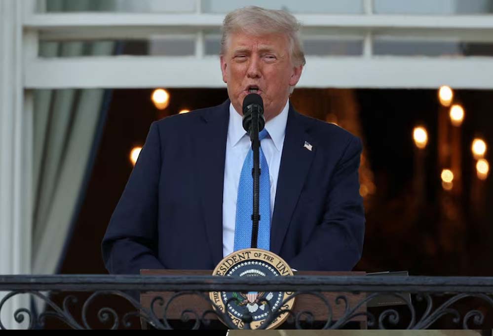 ट्रंप ने 12 देशों के लोगों की अमेरिका में एंट्री पर लगाई पाबंदी, अफगानिस्तान, म्यांमार, ईरान…