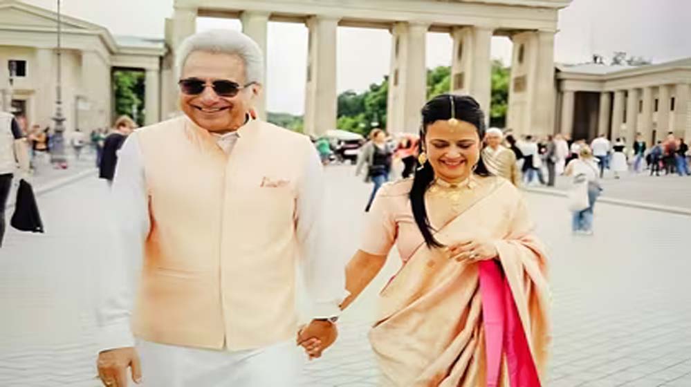 TMC सांसद महुआ मोइत्रा ने बीजेडी नेता पिनाकी मिश्रा से रचाई शादी