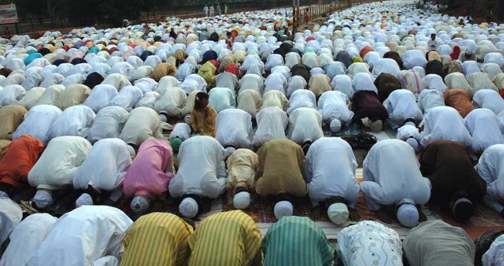 MP वक्फ बोर्ड ने एडवाइजरी जारी करते हुए कहा गया कि कुर्बानी बंद स्थान पर दें और खुले में नमाज न पढ़ें