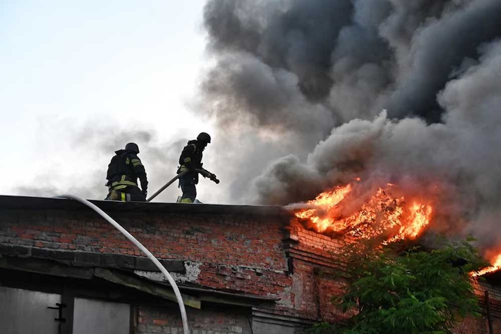 यूक्रेन पर रूस की भीषण बमबारी, ड्रोन-मिसाइल हमले में 21 घायल, 3 की मौत